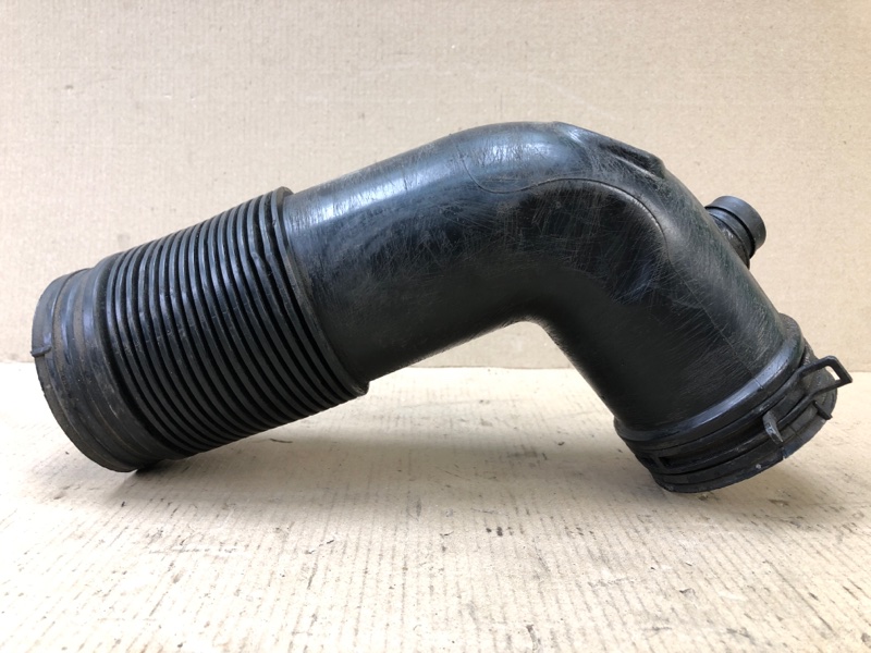 Патрубок воздушного фильтра VOLKSWAGEN JETTA USA 10-17 2.5