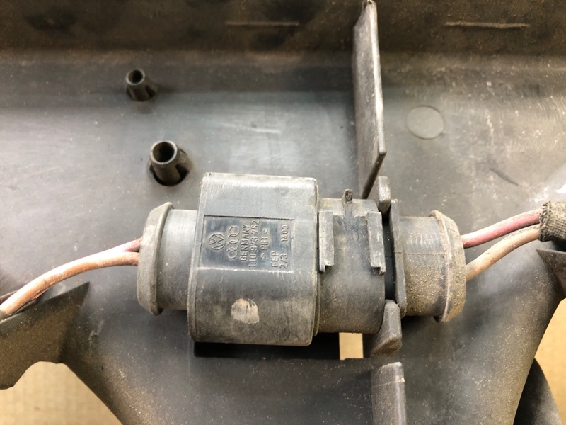 Диффузор вентилятора основного радиатора JETTA USA 10-17 2011 2.5