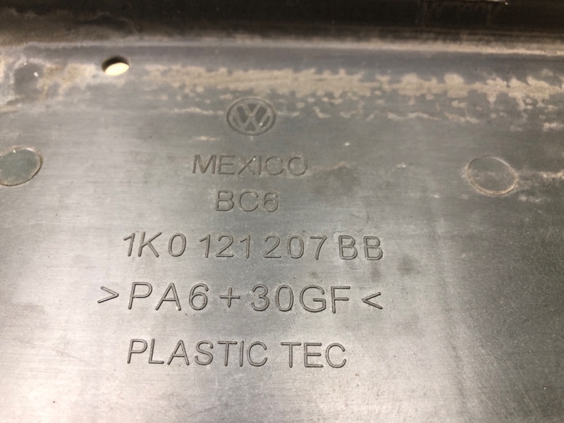 Диффузор вентилятора основного радиатора JETTA USA 10-17 2011 2.5