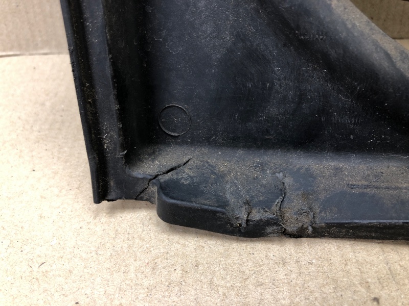 Диффузор вентилятора основного радиатора JETTA USA 10-17 2011 2.5