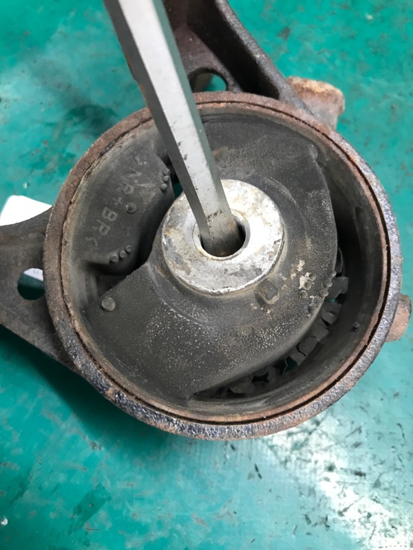 Подушка двигателя задняя RAV4 05-12 2008 3.5 2GR-FE