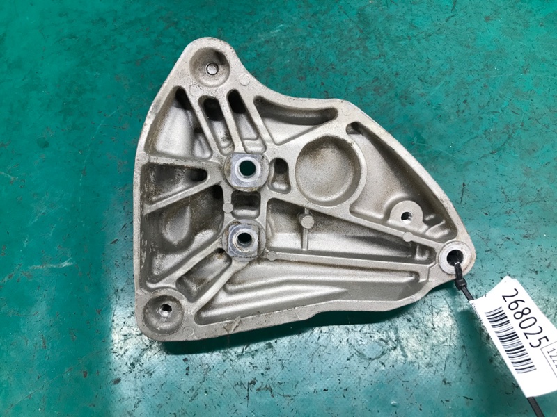 Кронштейн компрессора кондиционера CHEVROLET VOLT 10-15 1.4 LUU