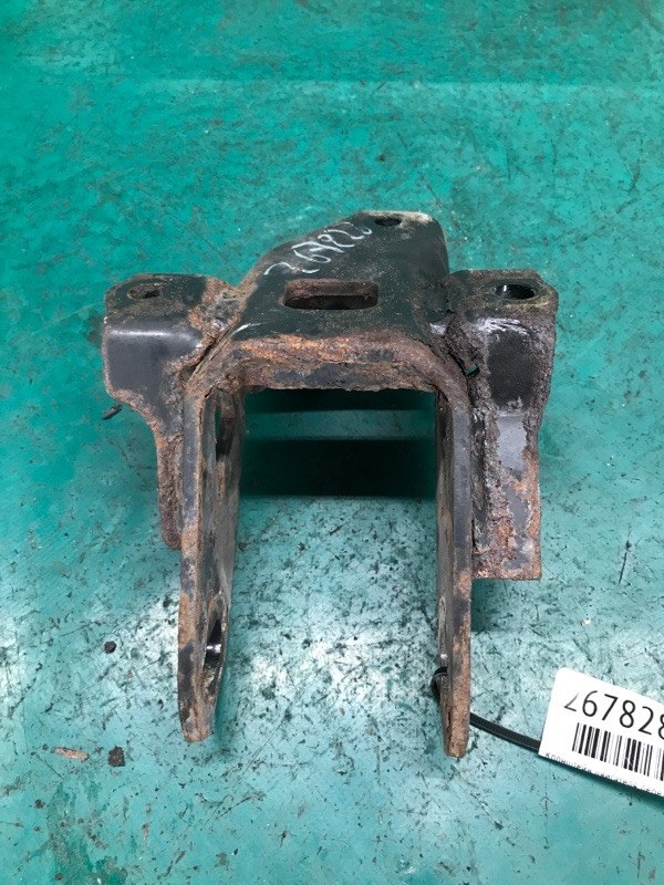 Кронштейн двигателя передний RAV4 05-12 2008 3.5 2GR-FE