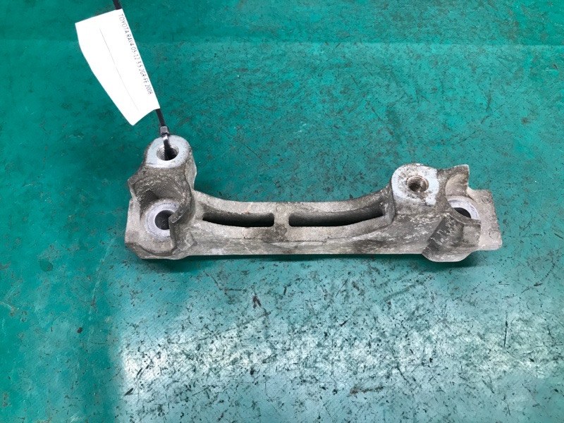 Кронштейн опоры двигателя RAV4 05-12 2008 3.5 2GR-FE