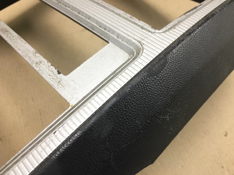 Накладка торпедо центр. JOURNEY 08-20 2010 3.5 EGF