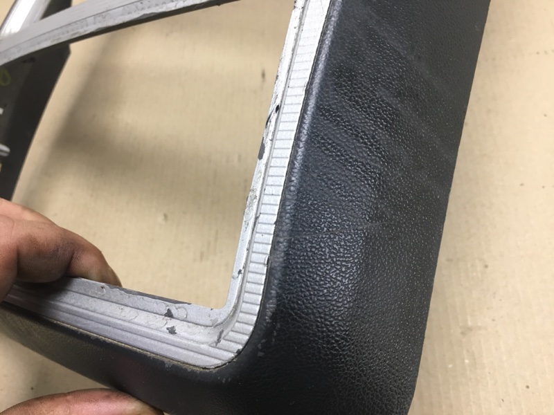 Накладка торпедо центр. JOURNEY 08-20 2010 3.5 EGF