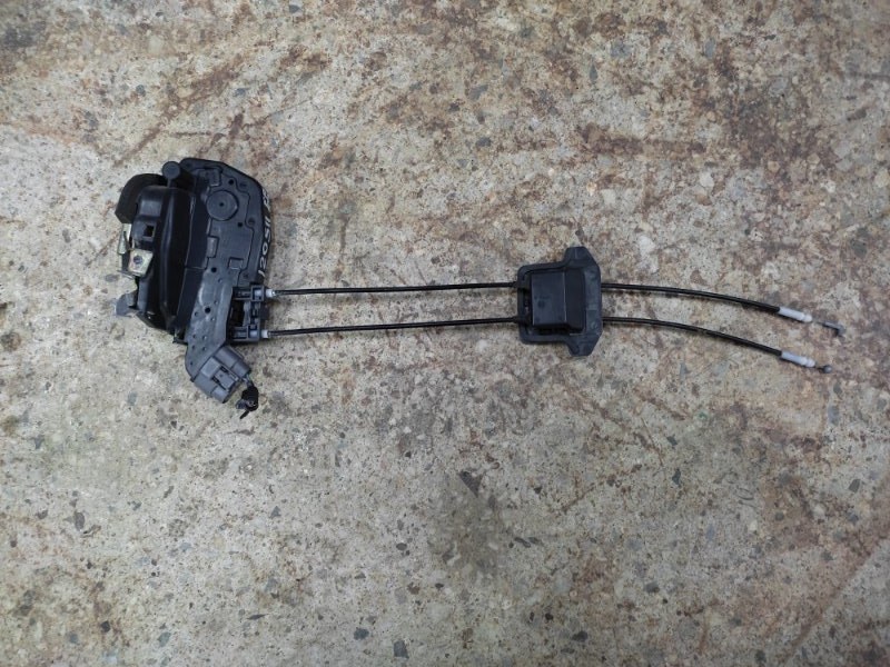 Запчасть замок двери передний правый INFINITI M35/M45 04-10 80500-EH100 Б/У Замок двери передний правый INFINITI M35/M45 04-10 80500-EH100 Б/У