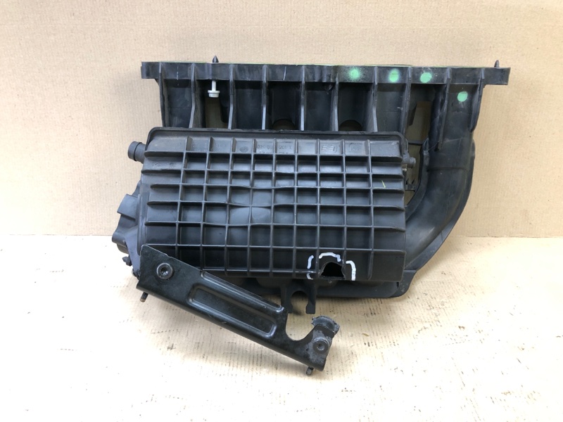 Коллектор впускной JETTA USA 10-17 2011 2.5