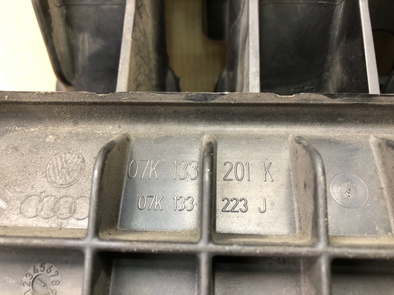 Коллектор впускной JETTA USA 10-17 2011 2.5