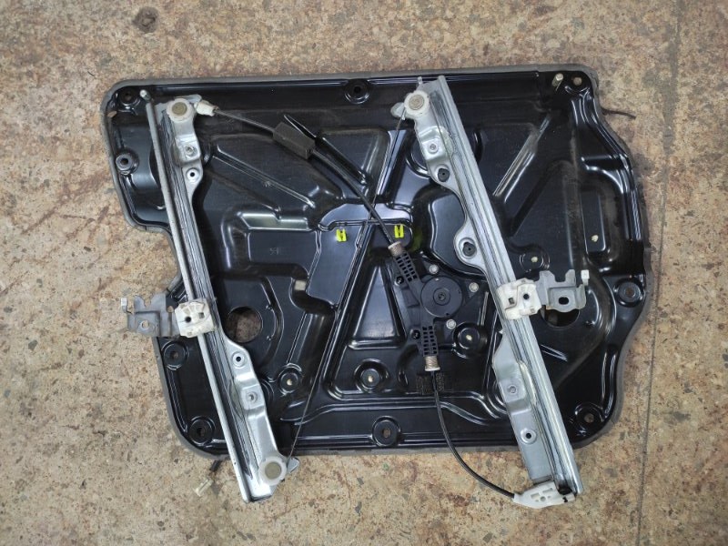 Стеклоподъемник передний правый M35/M45 04-10 2006 Седан 3.5 VQ35DE