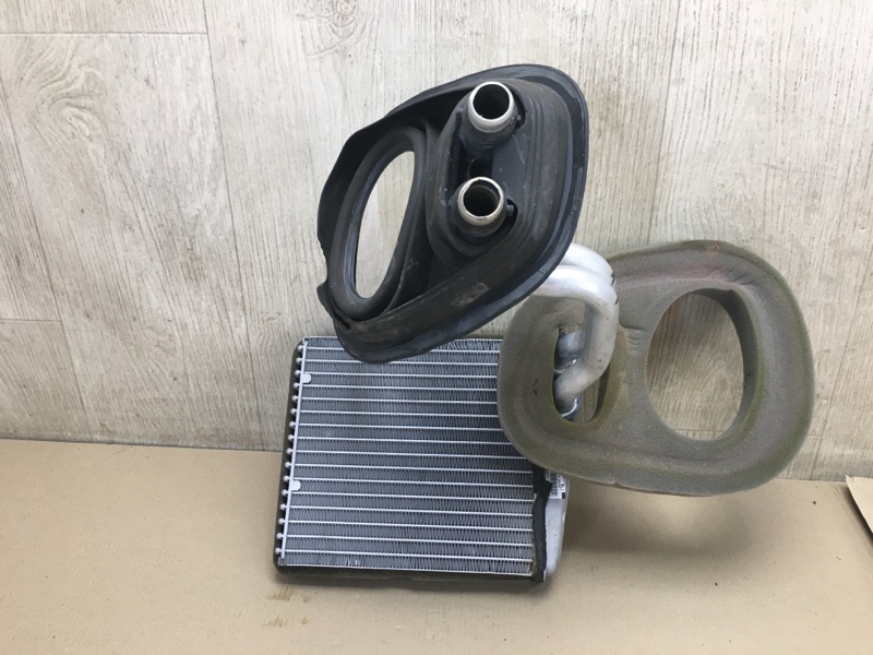 Запчасть радиатор печки VOLKSWAGEN JETTA 05-10 2007 Седан 2.5 1K0 819 031 B Б/У Радиатор печки VOLKSWAGEN JETTA 05-10 2007 Седан 2.5 1K0 819 031 B Б/У