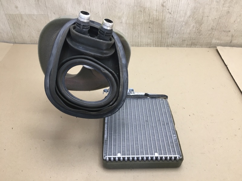 Радиатор печки VOLKSWAGEN JETTA 05-10 Седан 2.5 Радиатор печки VOLKSWAGEN JETTA 05-10 Седан 2.5