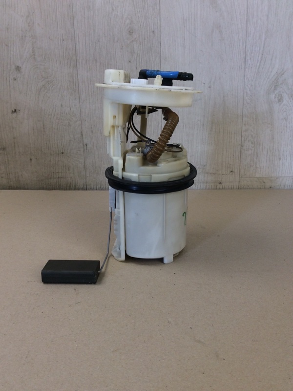 Топливный насос JETTA 05-10 2007 Седан 2.5