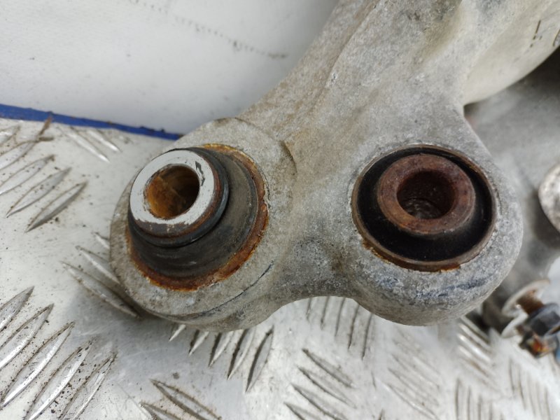 Цапфа задняя левая SONATA YF 10-14 Цапфа задняя левая SONATA YF 10-14