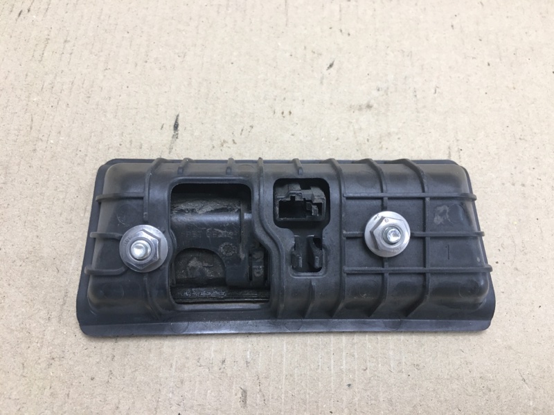 Кнопка открывания багажника наружная VOLKSWAGEN JETTA 05-10 Седан 2.5