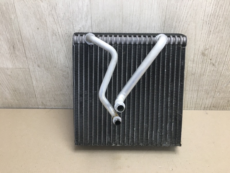 Испаритель кондиционера VOLKSWAGEN JETTA 05-10 2007 Седан 2.5 1K1 820 103 E Б/У