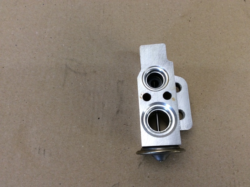 Клапан кондиционера JETTA 05-10 2007 Седан 2.5