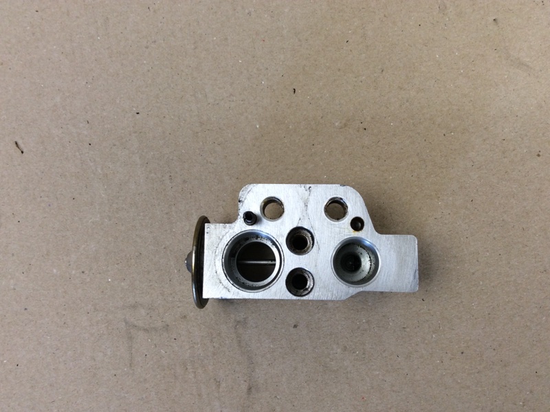 Клапан кондиционера JETTA 05-10 2007 Седан 2.5