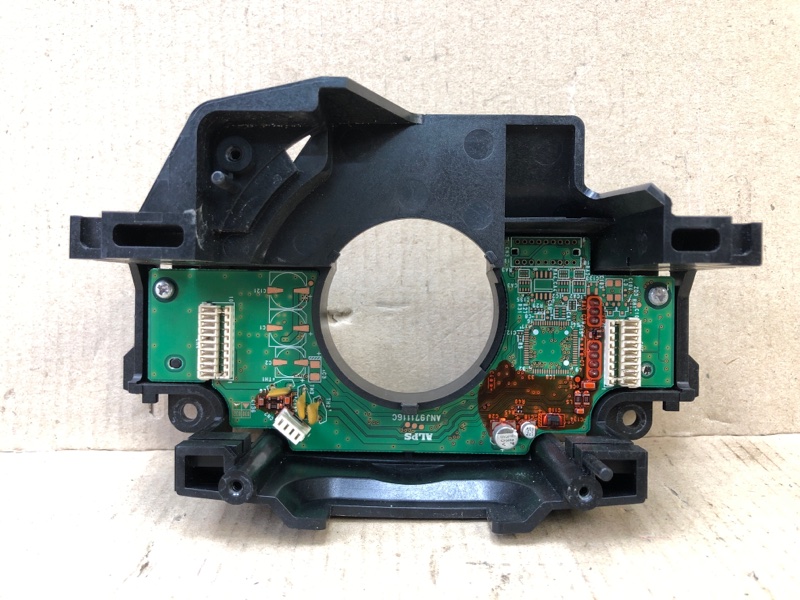 Запчасть плата подрулевого переключателя VOLVO S60 00-09 2005 2.5 B5254T2 30798582 Б/У Плата подрулевого переключателя VOLVO S60 00-09 2005 2.5 B5254T2 30798582 Б/У