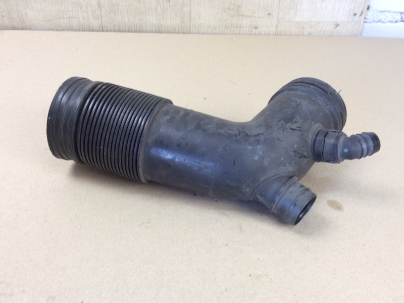 Патрубок воздушного фильтра JETTA 05-10 2007 Седан 2.5