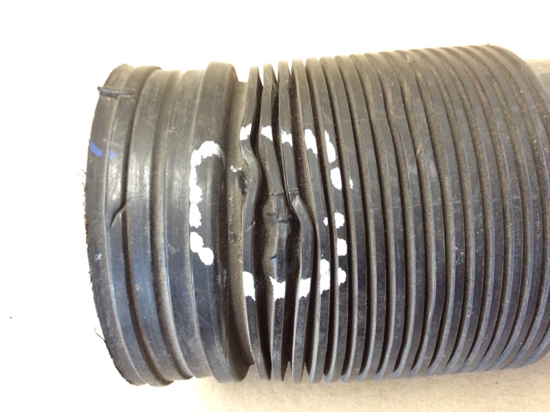 Патрубок воздушного фильтра VOLKSWAGEN JETTA 05-10 Седан 2.5