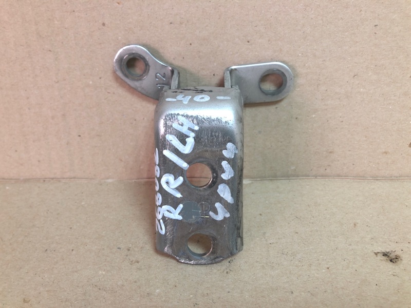 Запчасть петля двери нижняя задняя левая TOYOTA CAMRY 40 06-11 2007 2.4 2AZFXE 68780-02050 Б/У Петля двери нижняя задняя левая TOYOTA CAMRY 40 06-11 2007 2.4 2AZFXE 68780-02050 Б/У