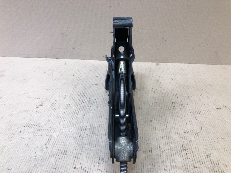 Домкрат S60 00-09 2005 2.5 B5254T2 Домкрат S60 00-09 2005 2.5 B5254T2