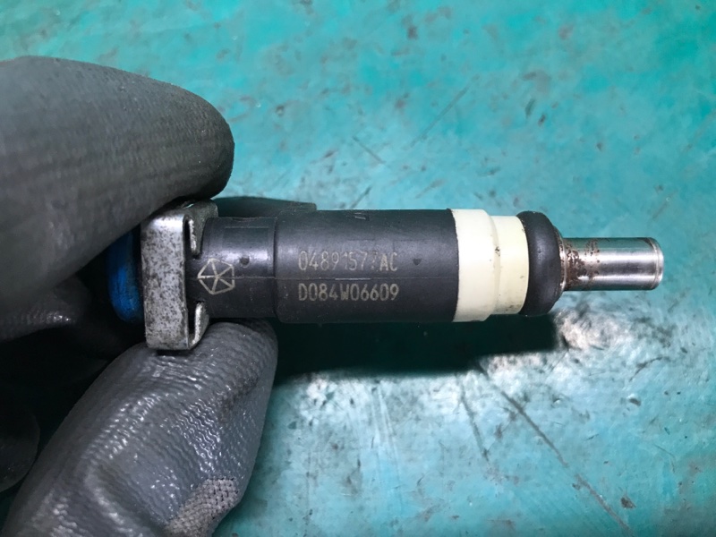 Форсунка топливная AVENGER 07-14 2013 JS 2.4 ED3