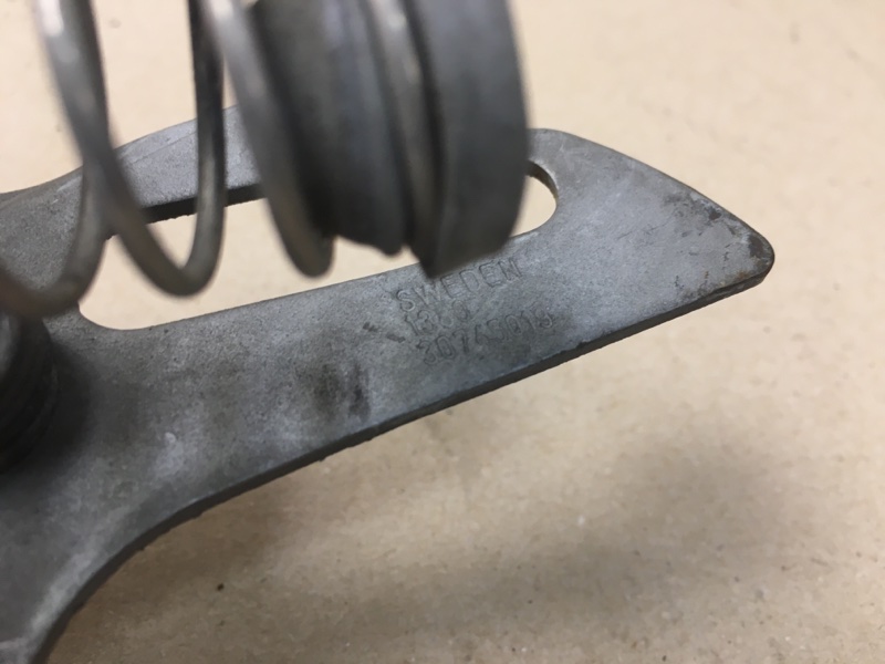 Крюк замка капота S60 00-09 2005 2.5 B5254T2