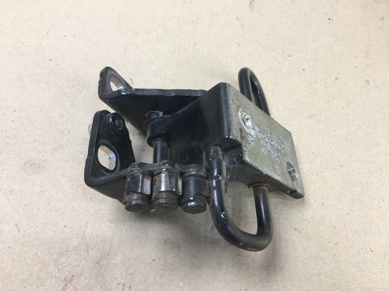 Петля двери нижняя задняя левая VOLKSWAGEN JETTA 05-10 Седан 2.5