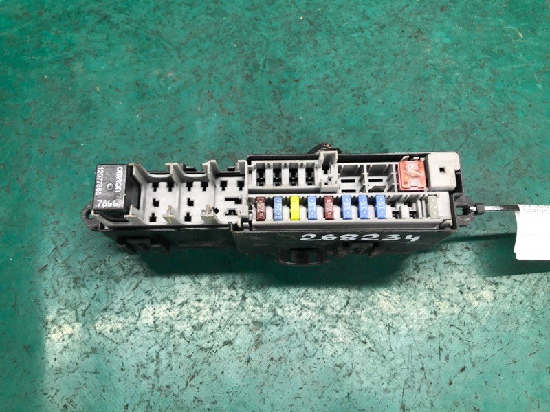 Блок предохранителей салон CHEVROLET VOLT 10-15 2012 1.4 LUU 20971956 Б/У