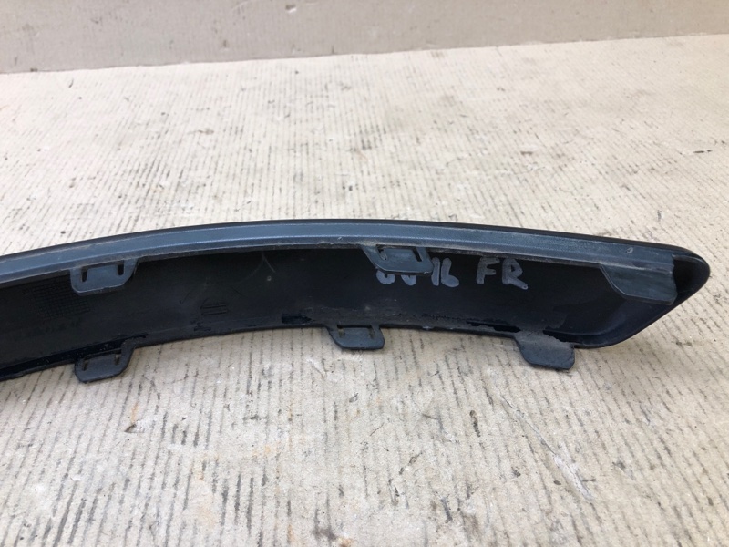 Накладка бампера передняя правая S60 00-09 2005 2.5 B5254T2