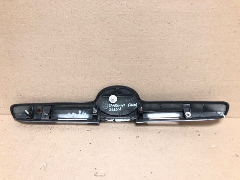 Панель подсветки номера CAMRY 40 06-11 2007 2.4 2AZFXE Панель подсветки номера CAMRY 40 06-11 2007 2.4 2AZFXE