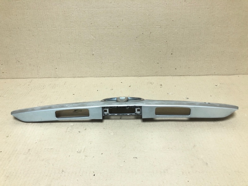 Панель подсветки номера CAMRY 40 06-11 2007 2.4 2AZFXE Панель подсветки номера CAMRY 40 06-11 2007 2.4 2AZFXE