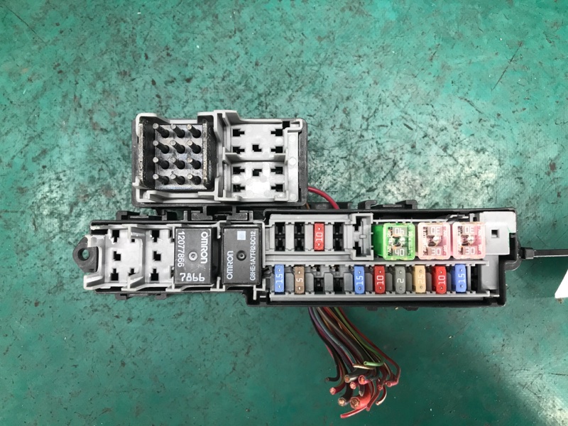 Запчасть блок предохранителей салон CHEVROLET VOLT 10-15 2012 1.4 LUU 20971956 Б/У Блок предохранителей салон CHEVROLET VOLT 10-15 2012 1.4 LUU 20971956 Б/У