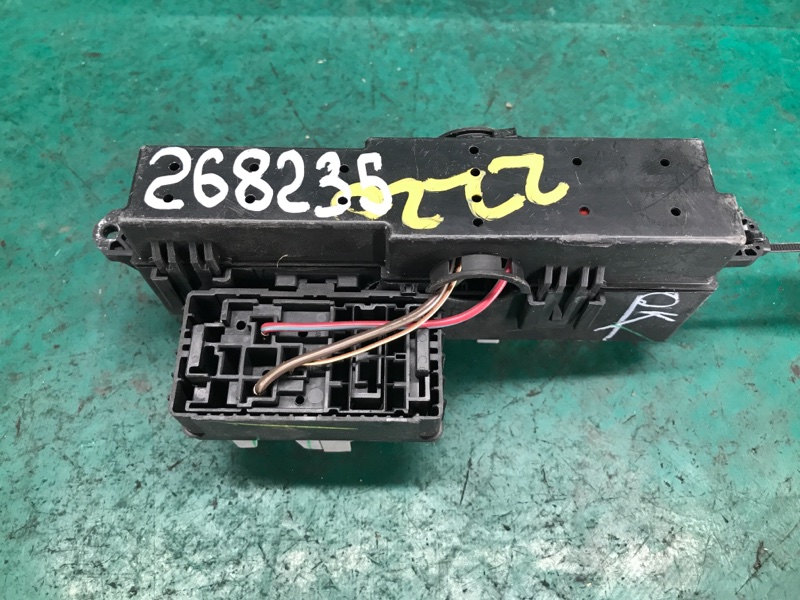 Блок предохранителей салон CHEVROLET VOLT 10-15 1.4 LUU Блок предохранителей салон CHEVROLET VOLT 10-15 1.4 LUU