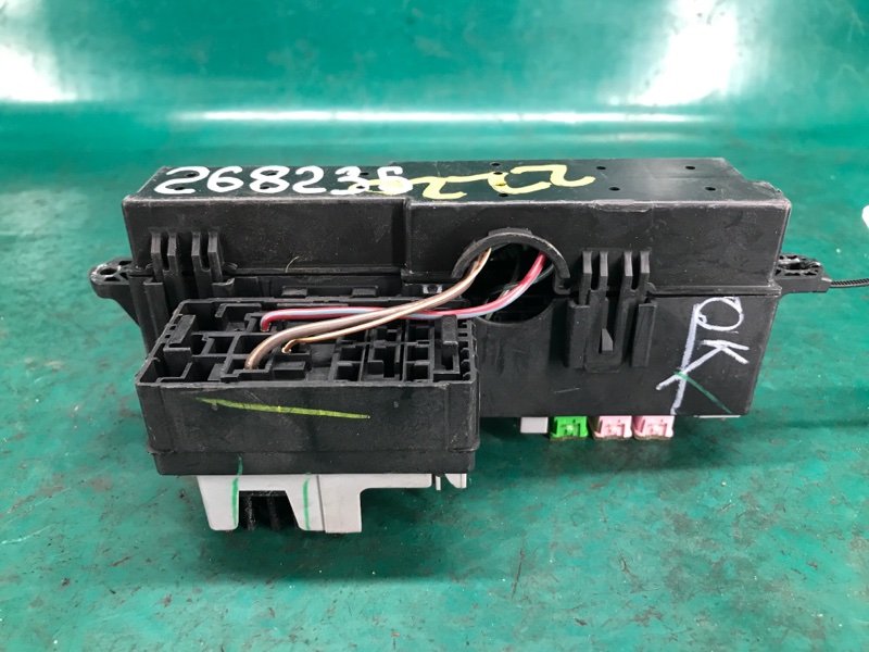 Блок предохранителей салон VOLT 10-15 2012 1.4 LUU Блок предохранителей салон VOLT 10-15 2012 1.4 LUU