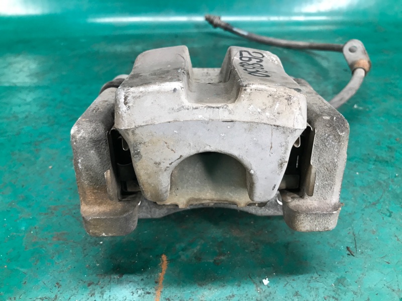 Суппорт тормозной задний правый TOYOTA CAMRY 55 14-17 2.5 2ARFE