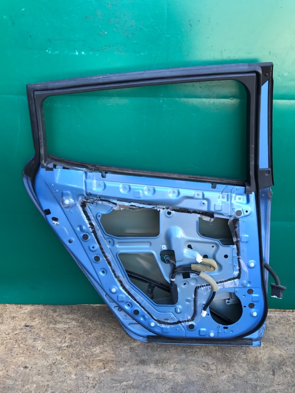 Дверь задняя левая LEAF 10-17 2012