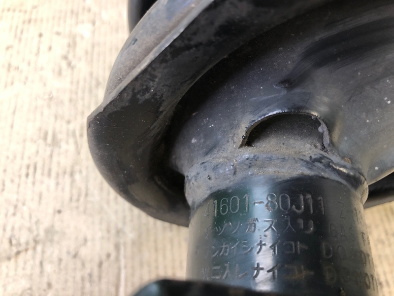 Амортизатор передний правый SX4 06-13 2008 Хетчбек 2.0 Амортизатор передний правый SX4 06-13 2008 Хетчбек 2.0