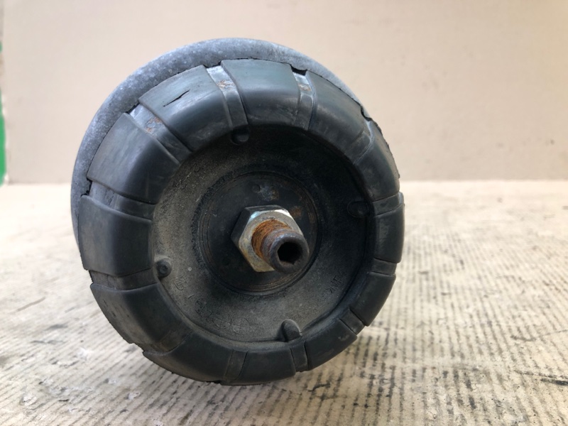 Амортизатор передний правый SX4 06-13 2008 Хетчбек 2.0 Амортизатор передний правый SX4 06-13 2008 Хетчбек 2.0