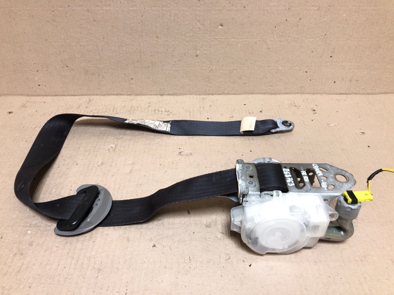 Ремень безопасности передний правый TOYOTA CAMRY 40 06-11 3.5 2GR-FE