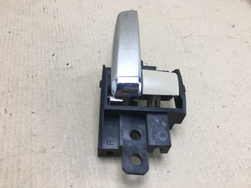 Ручка двери внутренняя правая OUTLANDER GF 12- 2016 GF8W 2.4 4J12 Ручка двери внутренняя правая OUTLANDER GF 12- 2016 GF8W 2.4 4J12