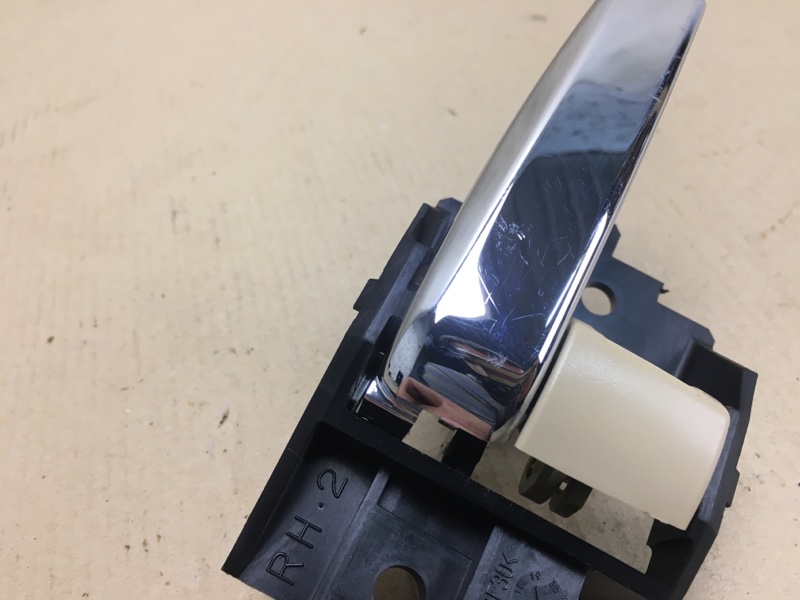 Ручка двери внутренняя правая OUTLANDER GF 12- 2016 GF8W 2.4 4J12 Ручка двери внутренняя правая OUTLANDER GF 12- 2016 GF8W 2.4 4J12