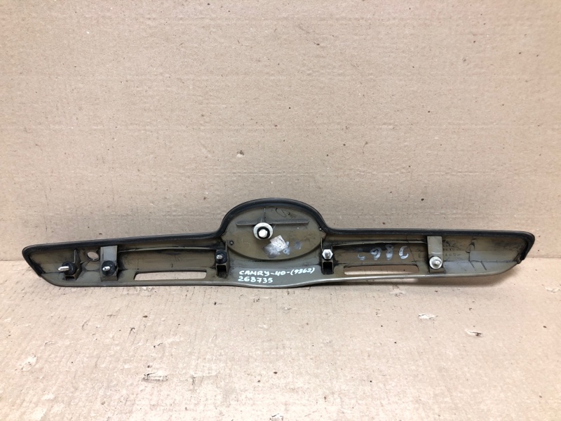 Панель подсветки номера CAMRY 40 06-11 2007 3.5 2GR-FE Панель подсветки номера CAMRY 40 06-11 2007 3.5 2GR-FE