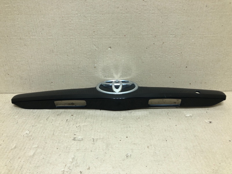 Панель подсветки номера CAMRY 40 06-11 2007 3.5 2GR-FE Панель подсветки номера CAMRY 40 06-11 2007 3.5 2GR-FE