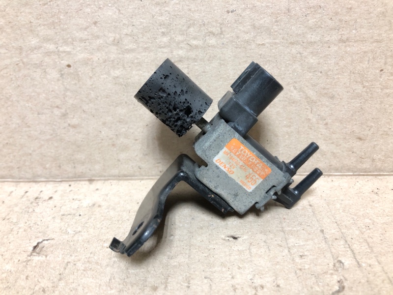 Клапан электромагнитный (вакуумный) TOYOTA CAMRY 40 06-11 2007 3.5 2GR-FE 90910-AC002 Б/У