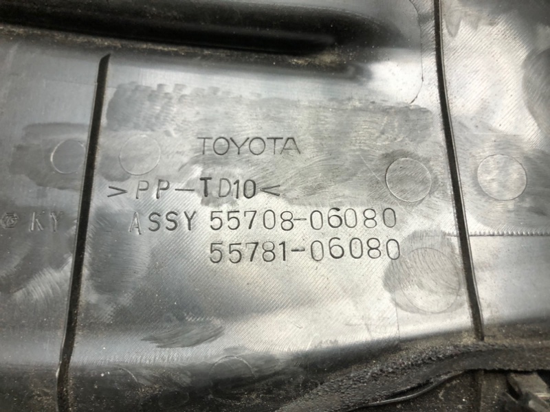 Пластик под лобовое стекло / Жабо TOYOTA CAMRY 40 06-11 3.5 2GR-FE