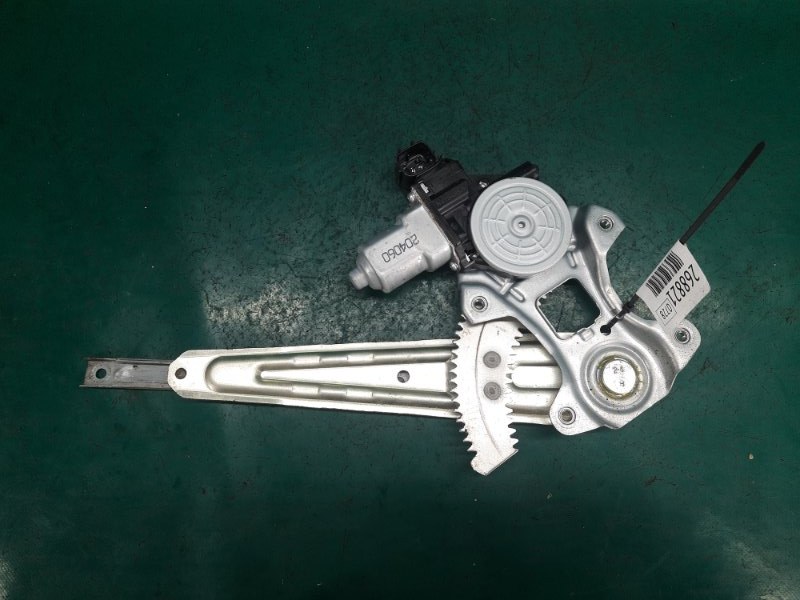 Запчасть стеклоподъемник задний правый NISSAN LEAF 10-17 2012 82720-1U600 Б/У Стеклоподъемник задний правый NISSAN LEAF 10-17 2012 82720-1U600 Б/У