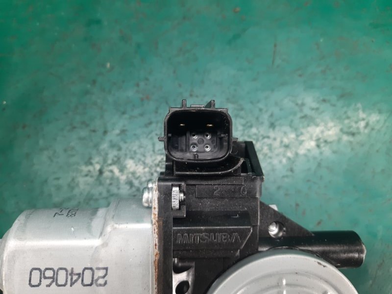 Стеклоподъемник задний правый NISSAN LEAF 10-17 Стеклоподъемник задний правый NISSAN LEAF 10-17